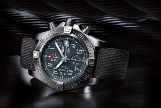 Breitling 百年灵全新复仇者战机腕表