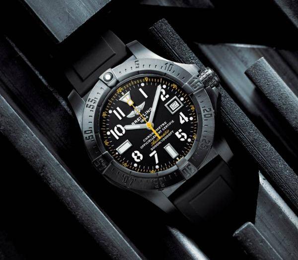 Breitling百年灵深潜海狼腕表黑钢黄针限量版